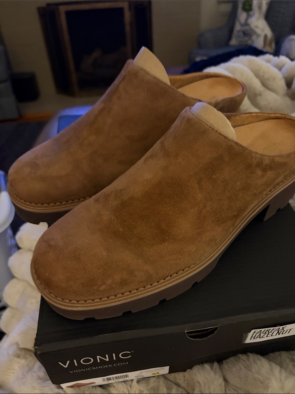 New in Box Vionic Fairfax Slip-On Mule in Hazelnut Size 9.5 M